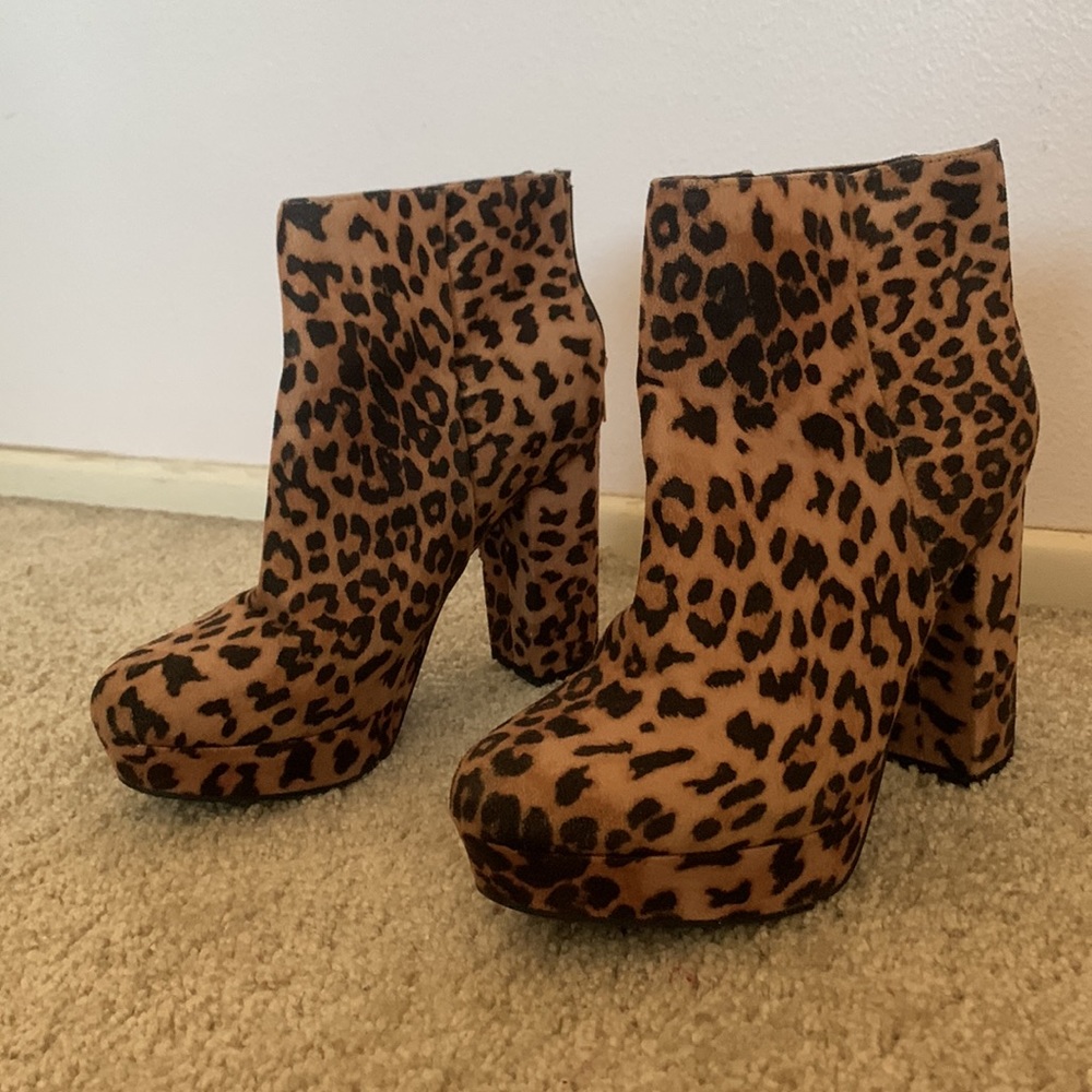 Cheetah Print Booties 7.5